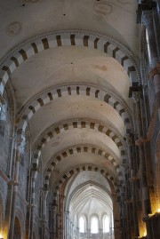 Les voûtes romanes de la nef principale. Cliché personnel