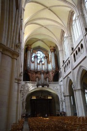 Vue en direction du Grand Orgue depuis l'angle du transept. Cliché personnel