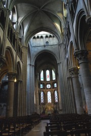 Vue intérieure de la nef en direction du choeur. Cliché personnel