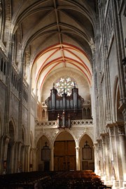 Perspective de la nef en direction des orgues. Cliché personnel