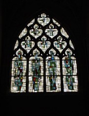 Grand vitrail dans le transept. Cliché personnel
