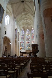 Vue intérieure de la nef en direction du choeur. Cliché personnel