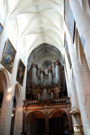 Vue de la nef en direction des orgues Riepp. Cliché personnel