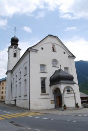 Vue de l'église de Reckingen. Cliché personnel (juillet 2009)