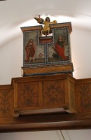 L'orgue historique de la Waldkapelle de Visperterminen (volets fermés). Cliché personnel (07.2009)