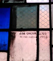 Signature de Le Chevallier sur un des vitraux. Cliché personnel