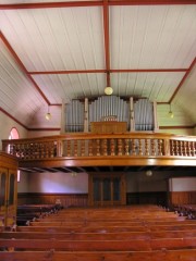 Nef du Temple de Buttes avec son vieil orgue Kuhn. Cliché personnel