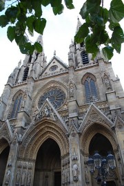 Vue de l'église Ste-Clotilde. Cliché personnel (nov. 2009)