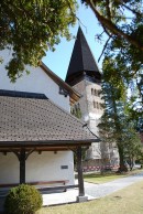 Vue extérieure de l'église réformée de Meiringen. Cliché personnel (mars 2010)