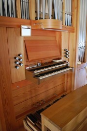Console de l'orgue à deux claviers. Cliché personnel