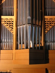 Détail de la façade de l'orgue des Verrières. Cliché personnel