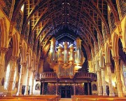 Nef de la cathédrale Holy Name de Chicago avec le Grand Orgue Flentrop. Crédit: www.uquebec.ca/musique/orgues/