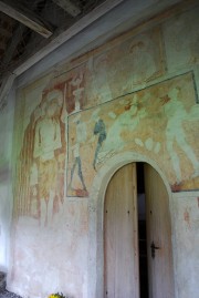 Peintures murales (15ème s. probable), à la porte d'entrée. Cliché personnel