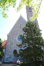Vue de l'église St-Laurent de Schaan. Cliché personnel (juill. 2010)
