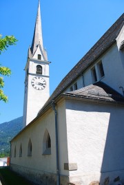 Vue extérieure de l'église (porte la date de 1925). Cliché personnel (juill. 2010)