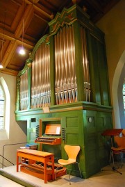 Buffet gauche de l'orgue avec la console. Cliché personnel