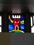 Un vitrail de cette église au zoom. Cliché personnel (mars 2011)