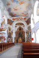 Vue de la nef baroque-rococo. Cliché personnel