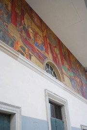 En sortant: peinture murale du porche par Josef Huber, 1923. Cliché personnel