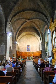 Vue intérieure de la nef, un jour de concert d'orgue. Cliché personnel