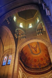 Choeur et élévation de la tour lanterne à la croisée du transept. Cliché personnel