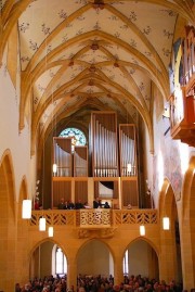 Dernière vue de la nef avec le grand orgue Metzler au fond. Cliché personnel