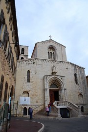Place de l'ancienne cathédrale, Grasse. Cliché personnel (sept. 2011)