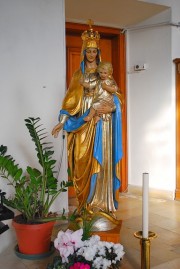 Une Vierge à l'Enfant à l'entrée du choeur. Cliché personnel