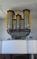 Une belle vue de l'orgue A. Hauser de l'église de Büron. Cliché personnel (juin 2012)