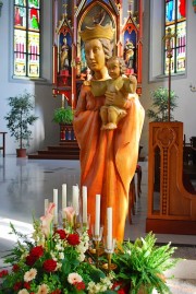 Statue de la Vierge à l'Enfant, entrée du choeur. Cliché personnel