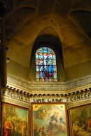Vue vers le choeur: tableaux de Vanloo et vitrail de 1854 (Lusson). Cliché personnel