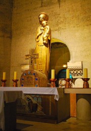 La célèbre Vierge à l'Enfant de St-Pierre de Chaillot (de H. Bouchard). Cliché personnel