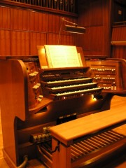 Salle de Musique, la console du Grand Orgue. Cliché personnel