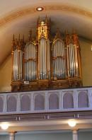 Vue de l'orgue Kuhn (buffet Herbuté) de l'église cathol. de Lommis. Cliché personnel (automne 2012)