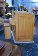 L'orgue de choeur visible en mai 2013. Cliché personnel