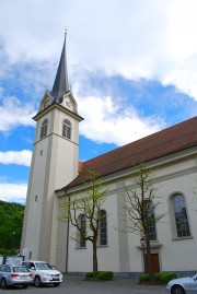 Vue de l'église paroissiale de Horw. Cliché personnel (mai 2013)