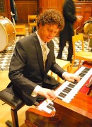 Le claveciniste Jory Vinikour au clavecin Pleyel. Cliché prsonnel: 14 décembre 2013