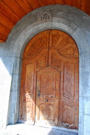 Belle porte d'entrée de l'église. Cliché personnel