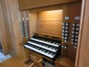 Console de l'orgue Mayer à Penza (Salle de musique), en Russie: une console moderne.