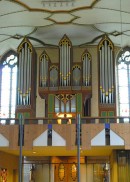 Vue de l'orgue Metzler de l'église catholique de Gams. Cliché personnel (07. 2014)