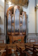 L'orgue actuel placé au sol près du transept. Source: www.archweb.it/