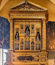 Vérone, cathédrale: organo in cornu Epistulae, restauré/modifié par B. Formentelli en 1991. Source: it.wikipedia.org (photo: oeuvre de Didier Descouens)