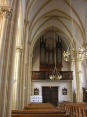 Nef en direction de l'orgue à Villers-le-Lac. Cliché personnel