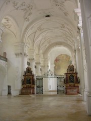 Vue perspective de la nef baroque. Cliché personnel