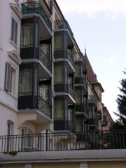 Balcons Art Nouveau à La Chaux-de-Fonds. Cliché personnel