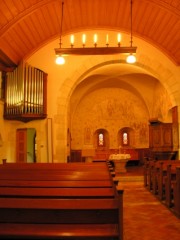 Intérieur du temple avec la façade de l'orgue Kuhn. Cliché personnel