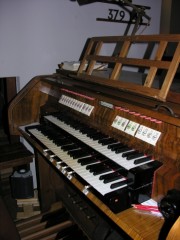 La console de l'orgue Kuhn. Cliché personnel
