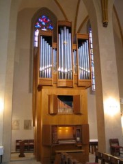 Orgue de choeur restauré et agrandi en 2005. Dom St. Sebastian de Magdeburg. Crédit: www.kirchenmusik-bistum-magdeburg.de/