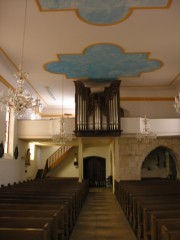Nef depuis le choeur en direction de l'orgue Kuhn. Cliché personnel