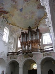 Vue de l'orgue et des voûtes peintes. Cliché personnel